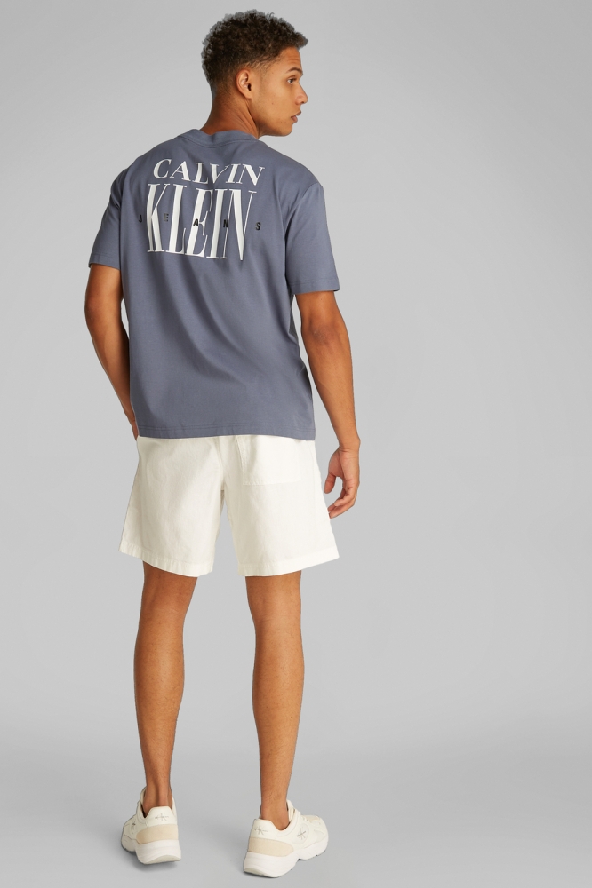 SERIF FONT GRAPHIC TEE J30J327473 GRISAILLE